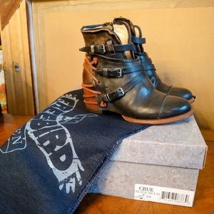 Freebird by Steven - Crue size 7, black multi